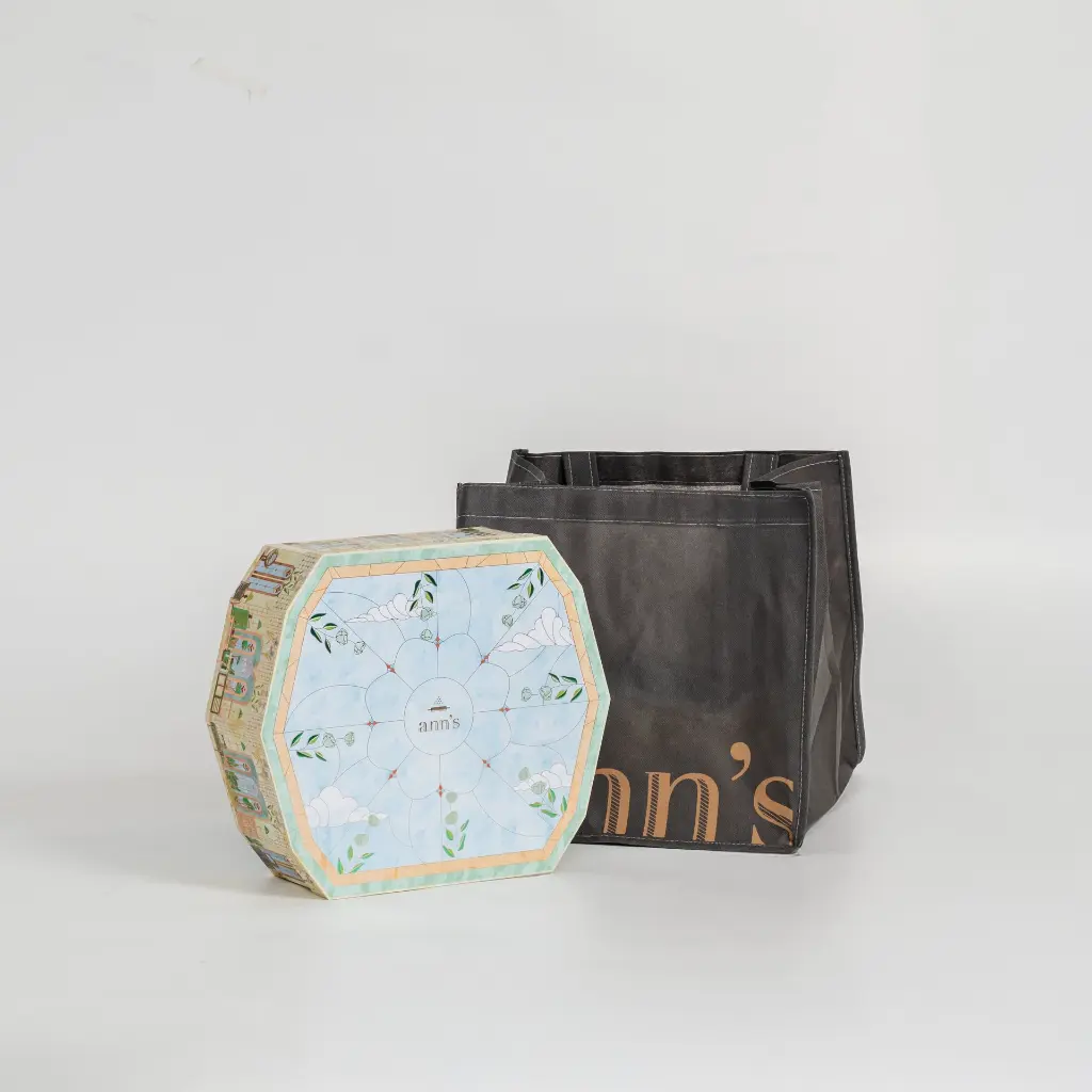 Petite HS_hampers_2025totebag-min.webp