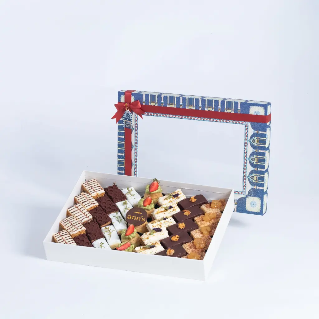 Lebaran Background Putih_2026-Petits Fours Special Eid2.webp