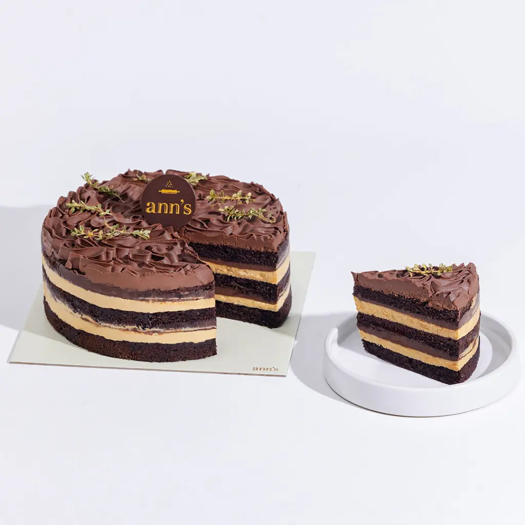 London Cake_Whole+Slice (1).webp